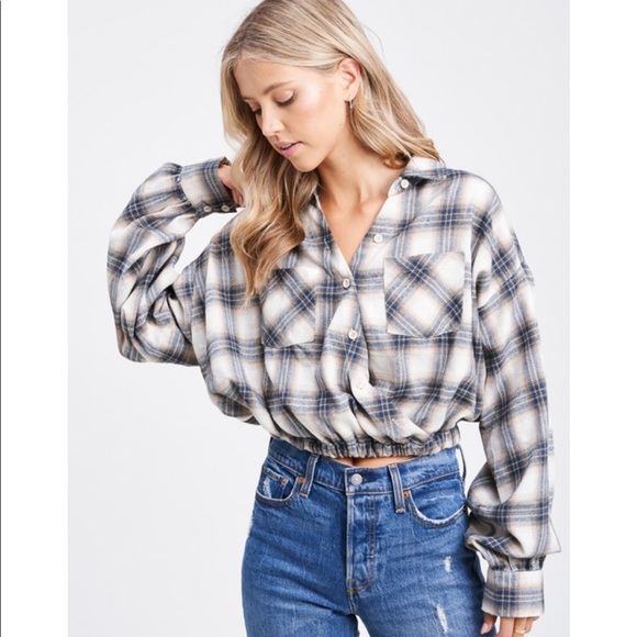 NWT Oversized Flannel VNeck Cropped Shirt - Picture 4 of 9
